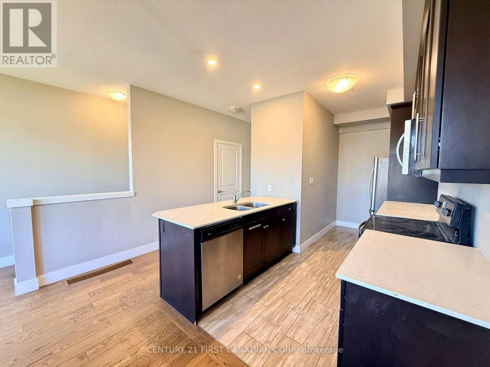 208-1960 Dalmagarry Road, London, ON, N6G 0T8 - 6