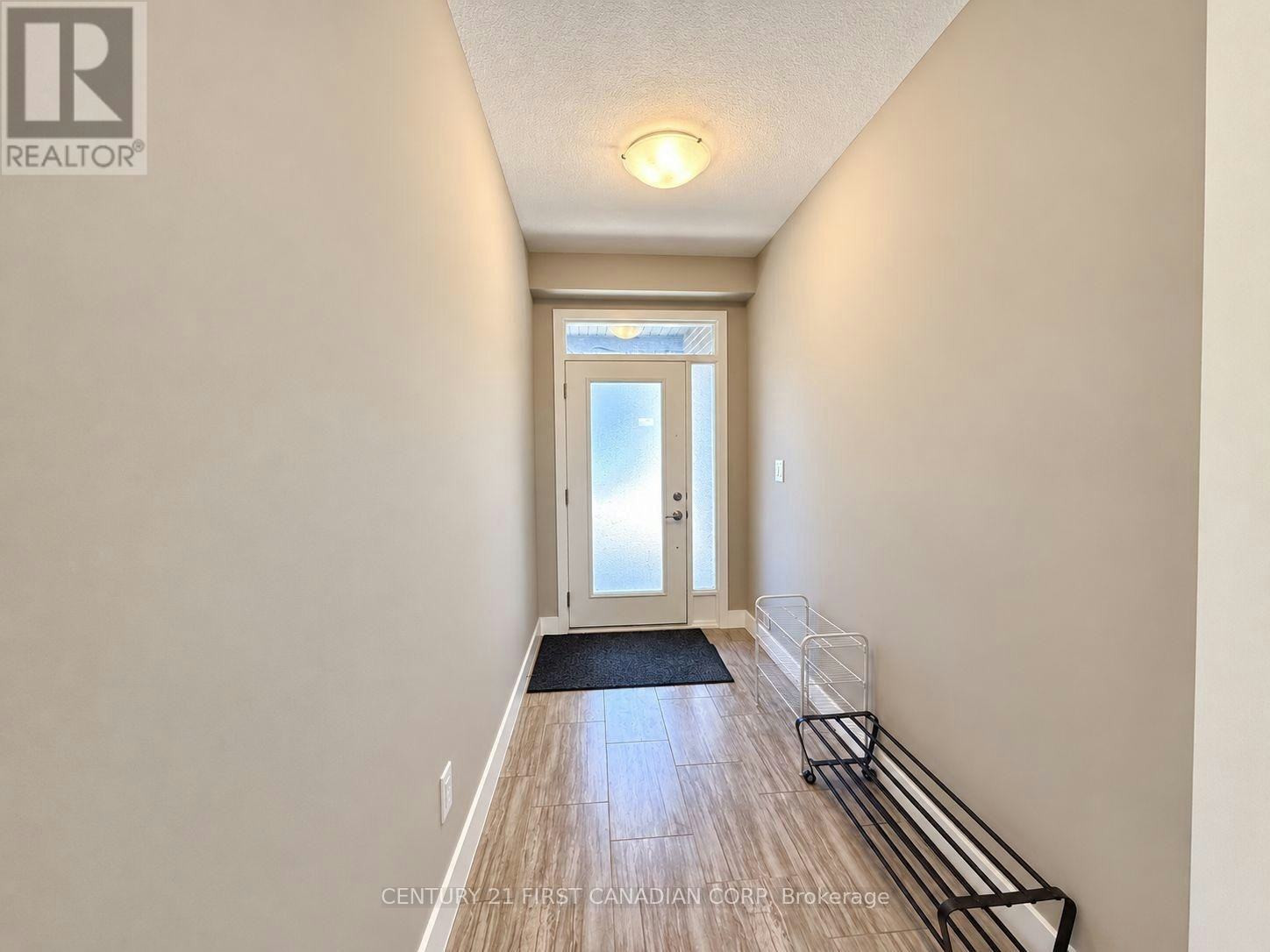 208-1960 Dalmagarry Road, London, ON, N6G 0T8 - 2