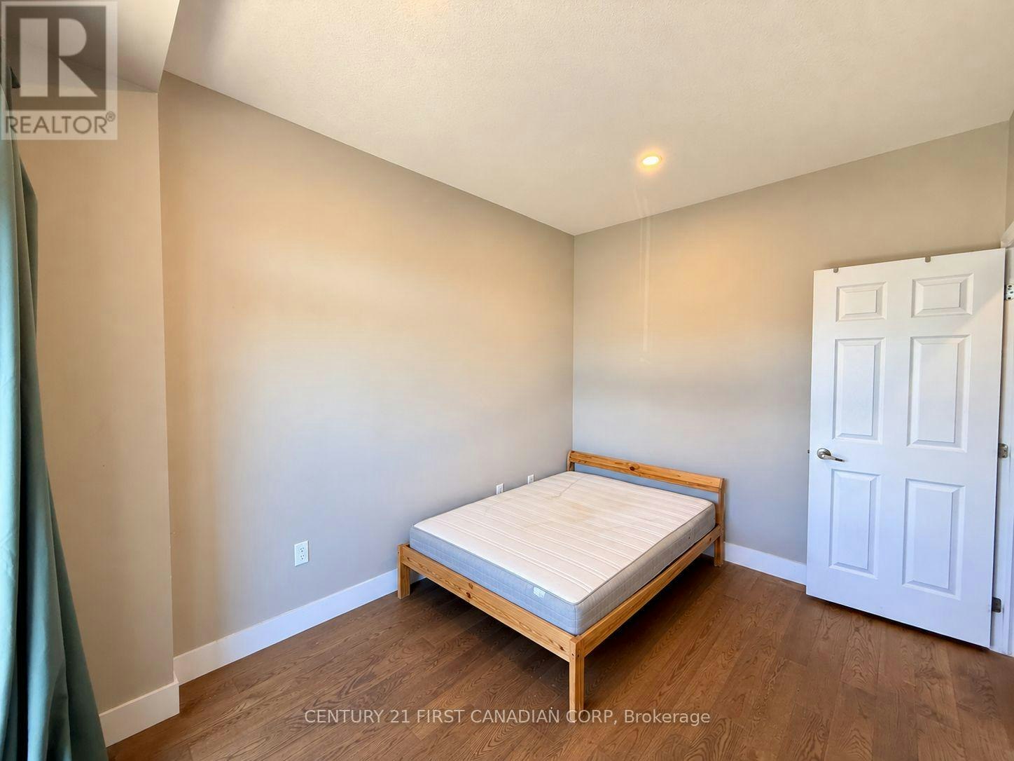 208-1960 Dalmagarry Road, London, ON, N6G 0T8 - 9