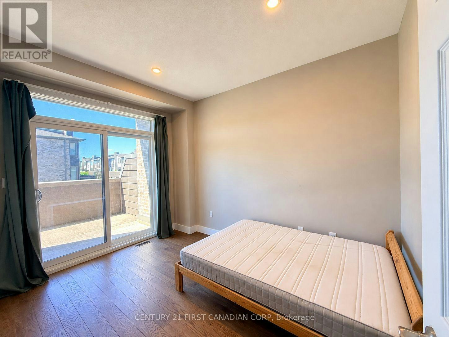 208-1960 Dalmagarry Road, London, ON, N6G 0T8 - 8