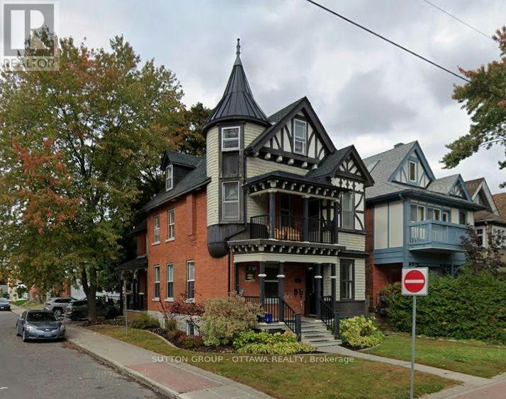 607 Maclaren Street, Ottawa, ON, K1R 5K8