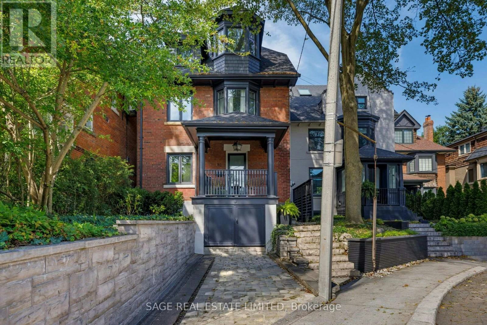 32 Edgewood Crescent, Toronto, ON, M4W 3A9