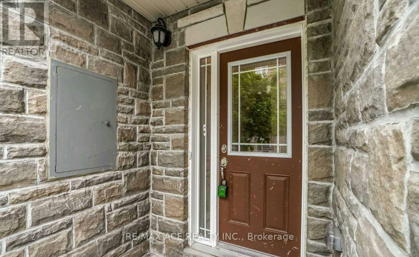 11 Waterstone Way, Whitby, ON, L1N 0M3 - 2
