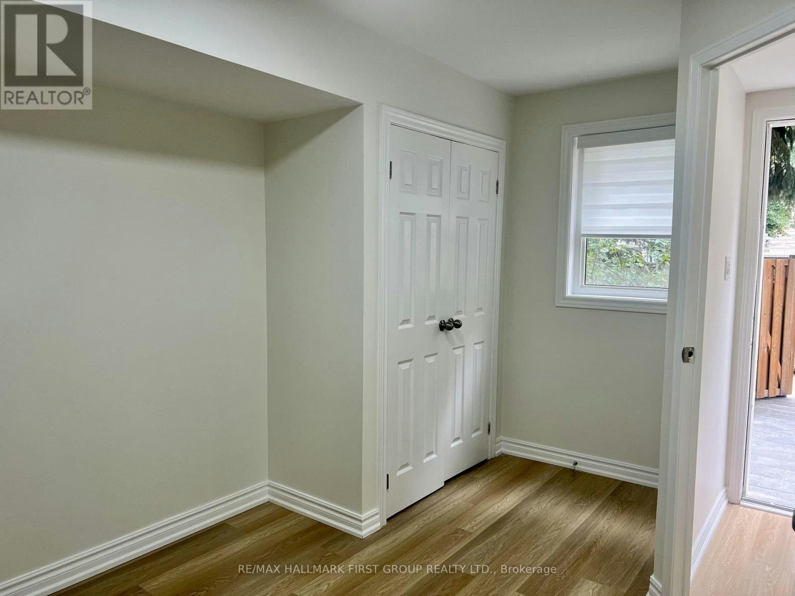 31 Shining Star Crescent, Toronto, ON, M6M 5L6 - 12