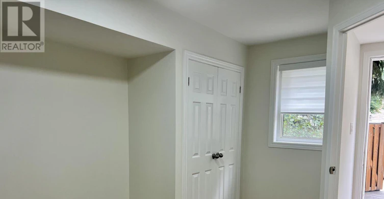 31 Shining Star Crescent, Toronto, ON, M6M 5L6 - 12