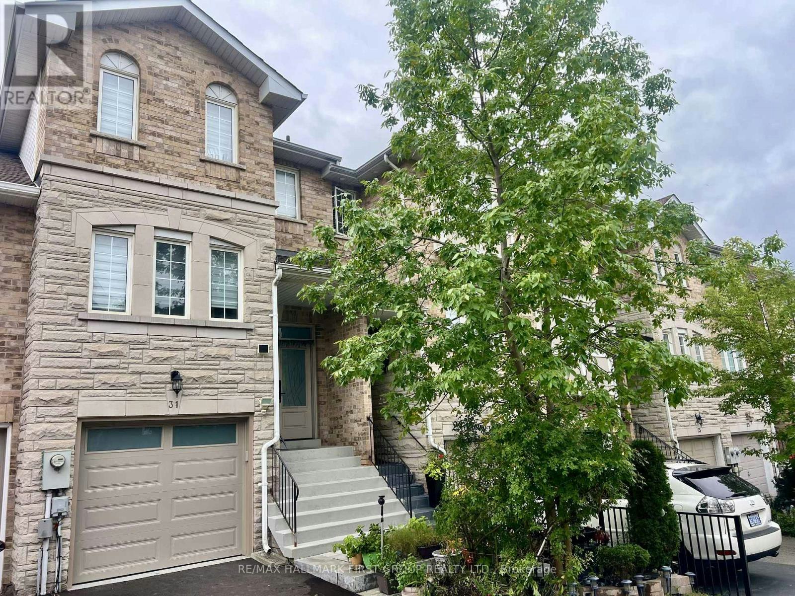 31 Shining Star Crescent, Toronto, ON, M6M 5L6 - 2