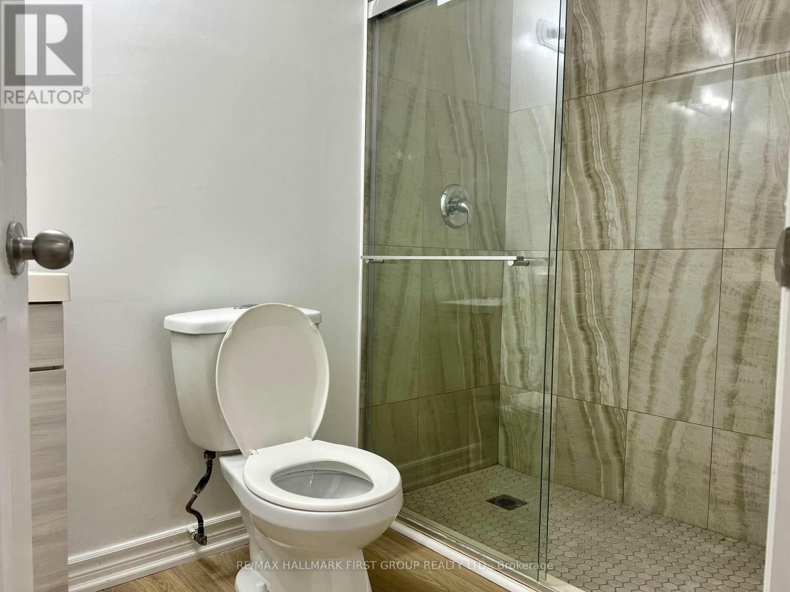 31 Shining Star Crescent, Toronto, ON, M6M 5L6 - 7