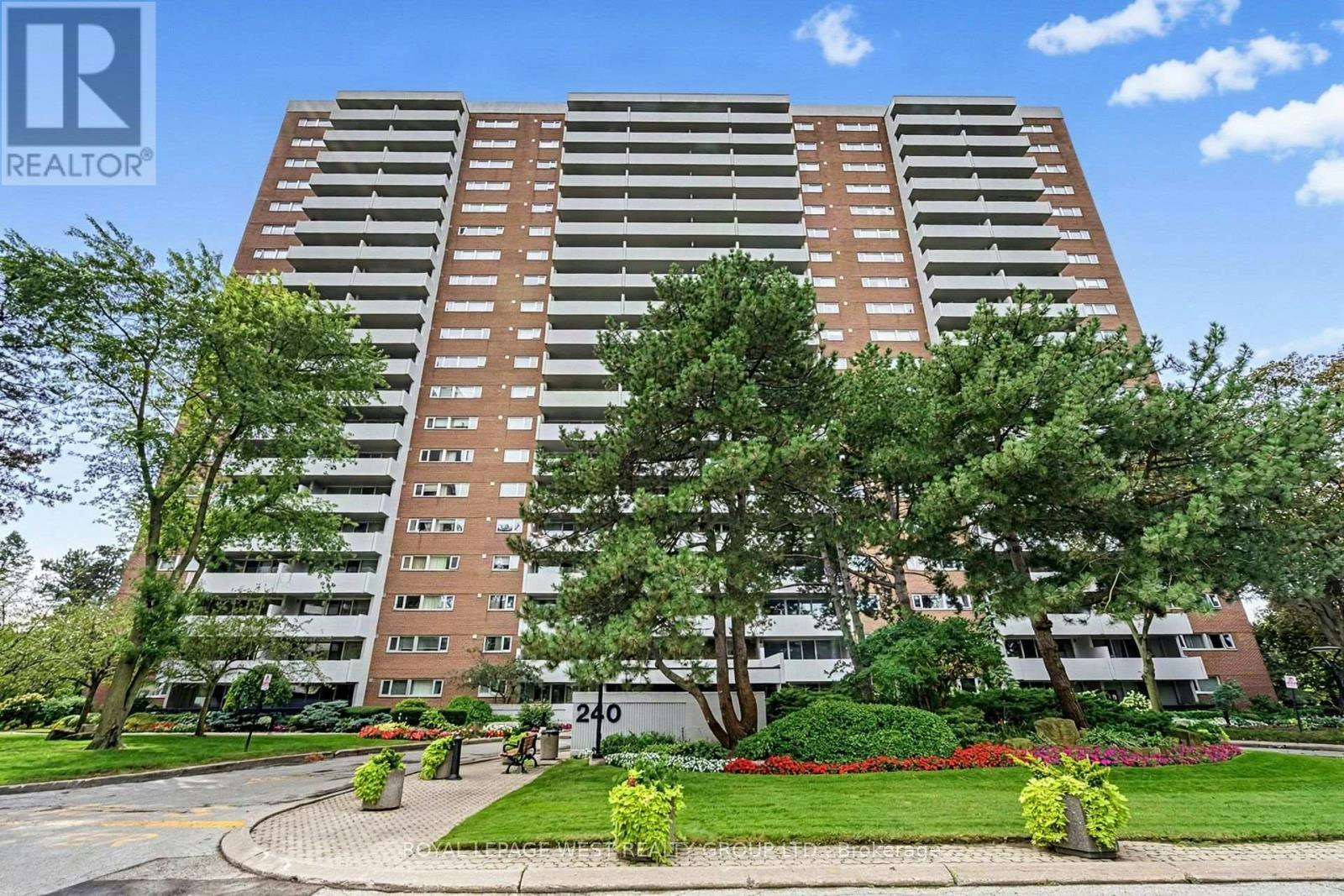 413-240 Scarlett Road W, Toronto, ON, M6N 4X4