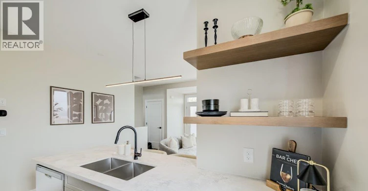 2-210 Upper Heritage Unit (The Drive Grove, Kitchener, ON, N2B 0B5 - 4