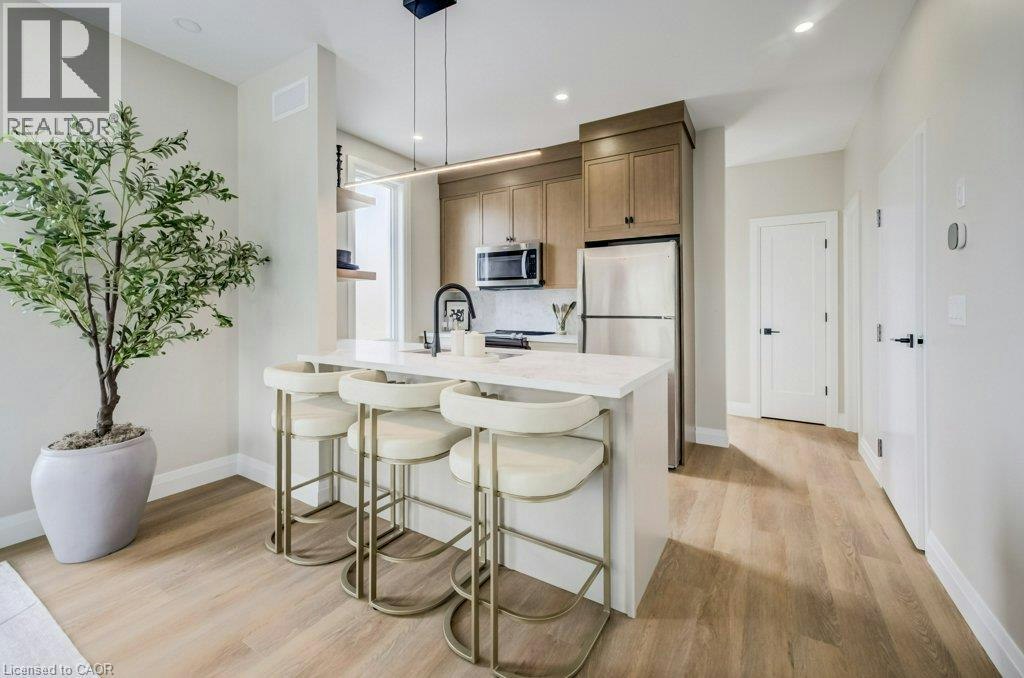 2-210 Upper Heritage Unit (The Drive Grove, Kitchener, ON, N2B 0B5 - 6