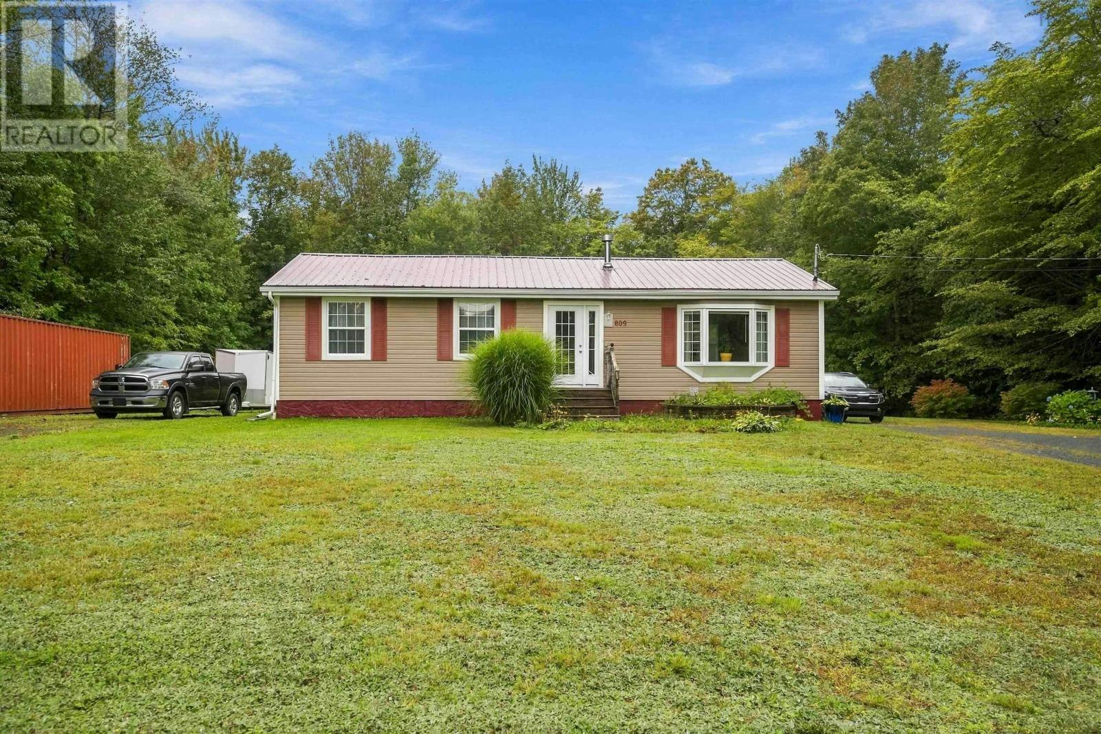 809 Cleveland Road, Windermere, NS, B0P 1E0