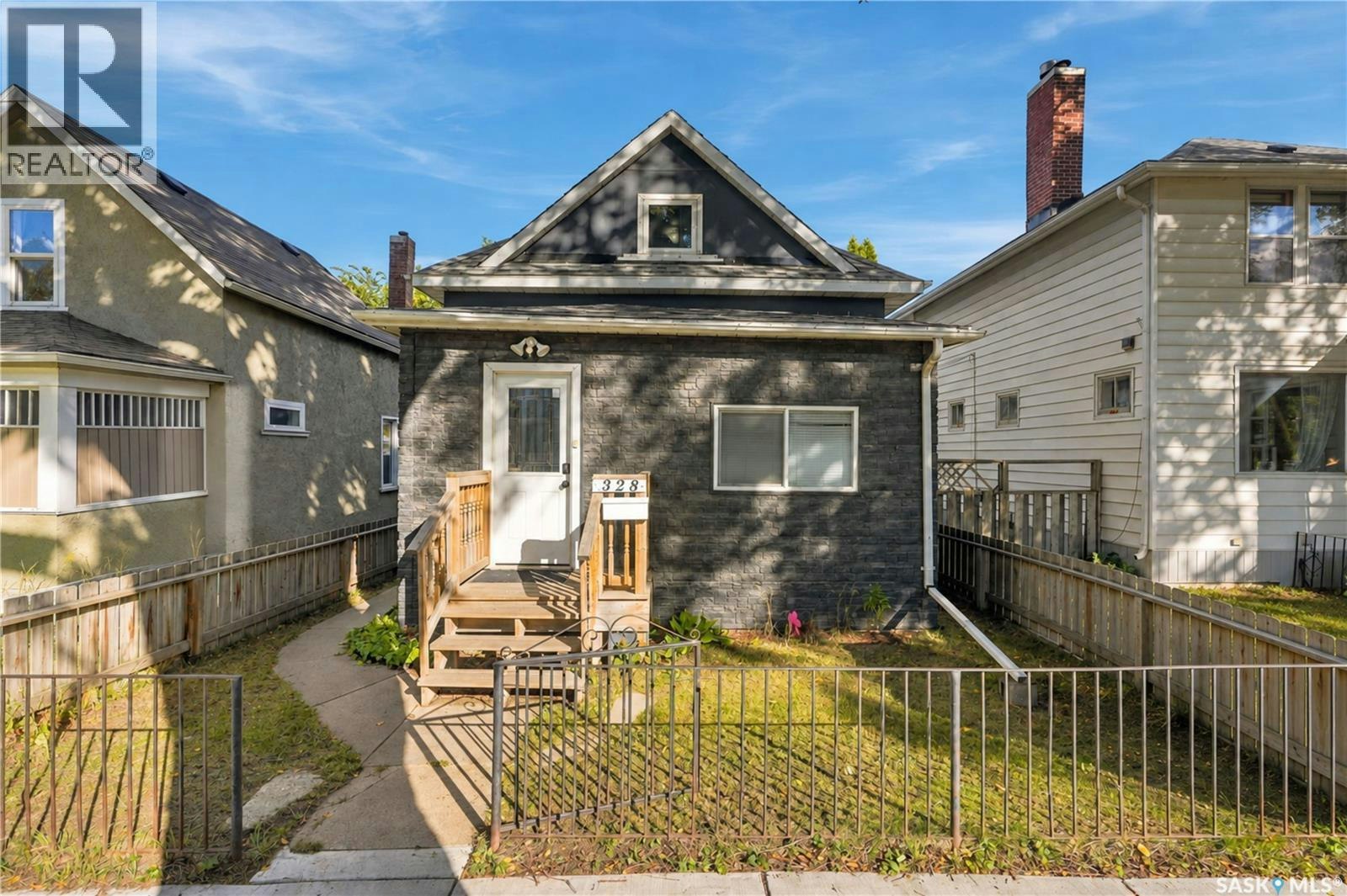 328 I Avenue S, Saskatoon, SK, S7M 1Y2
