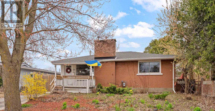1318 Q Avenue, Ottawa, ON, K1G 0B6 - 2