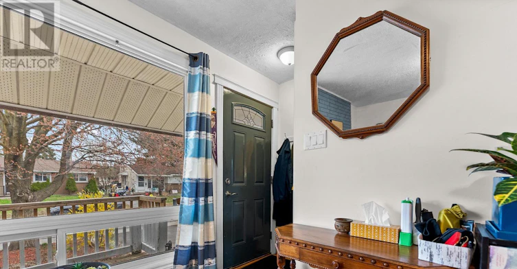 1318 Q Avenue, Ottawa, ON, K1G 0B6 - 3