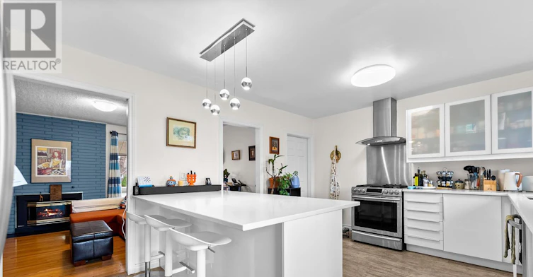 1318 Q Avenue, Ottawa, ON, K1G 0B6