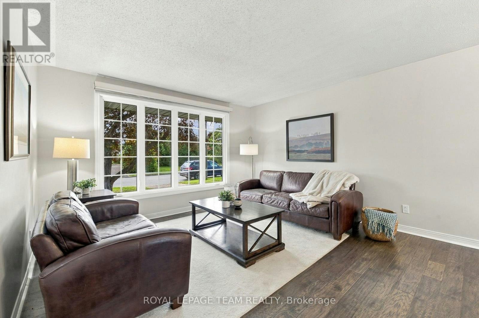1377 Fontenay Crescent, Ottawa, ON, K1V 7K5 - 7