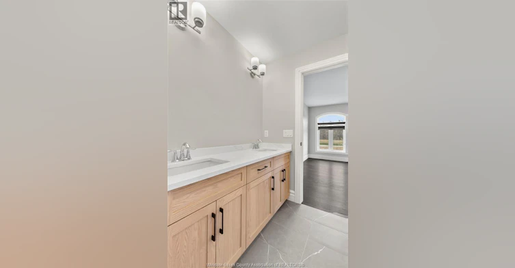 MAIN-8356 Annie, Amherstburg, ON, N0R 1J0 - 29