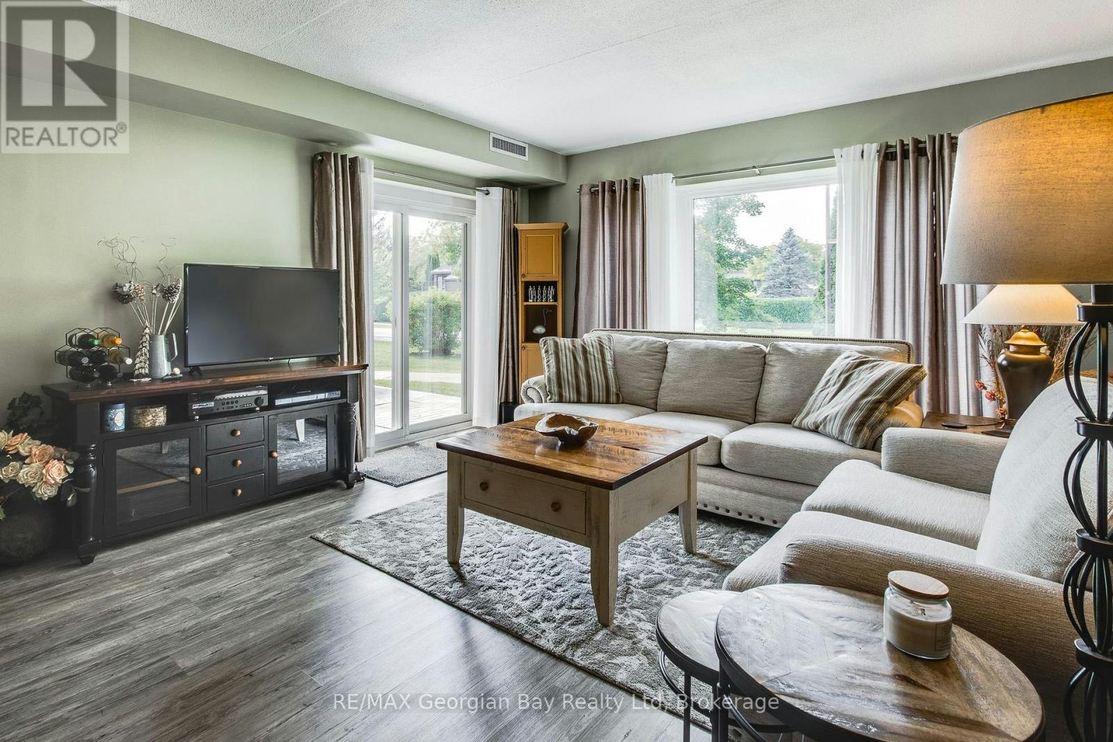 102-11 Beck Boulevard, Penetanguishene, ON, L9M 2G1