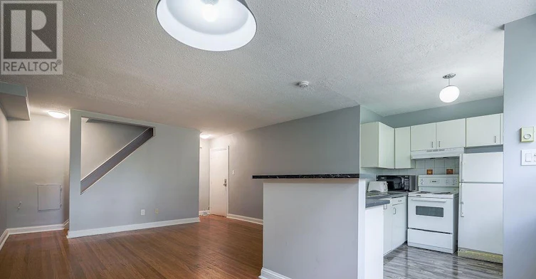 1-1346 Queen Street E, Toronto, ON, M4L 1C5 - 2