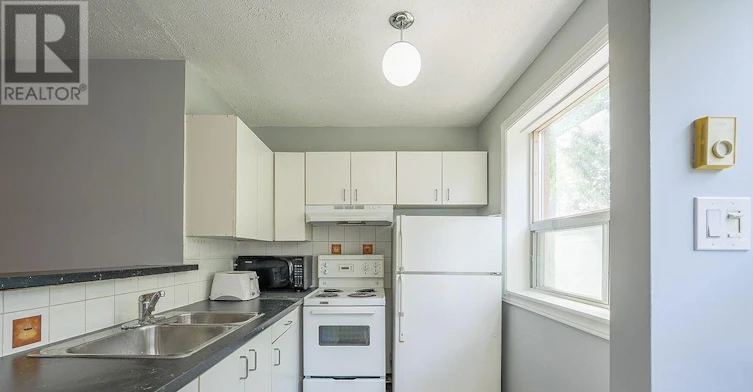 1-1346 Queen Street E, Toronto, ON, M4L 1C5 - 6