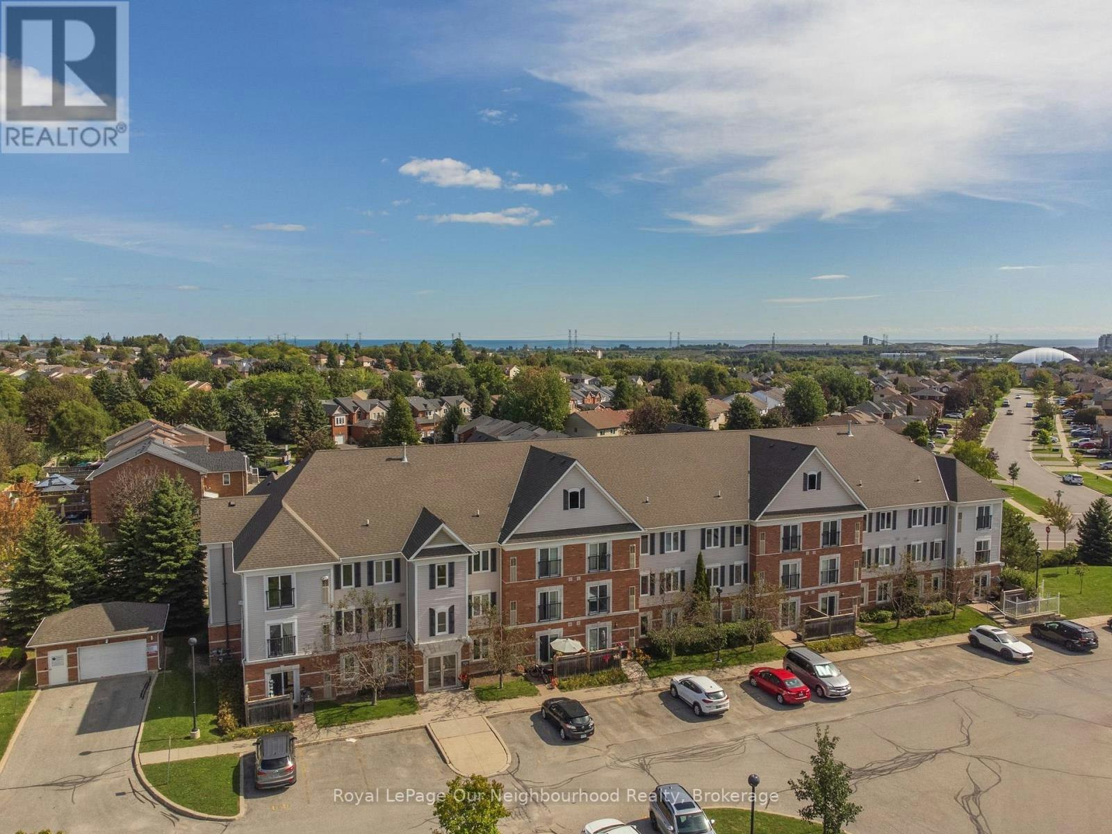 203-106 Aspen Springs Drive, Clarington, ON, L1C 5N7