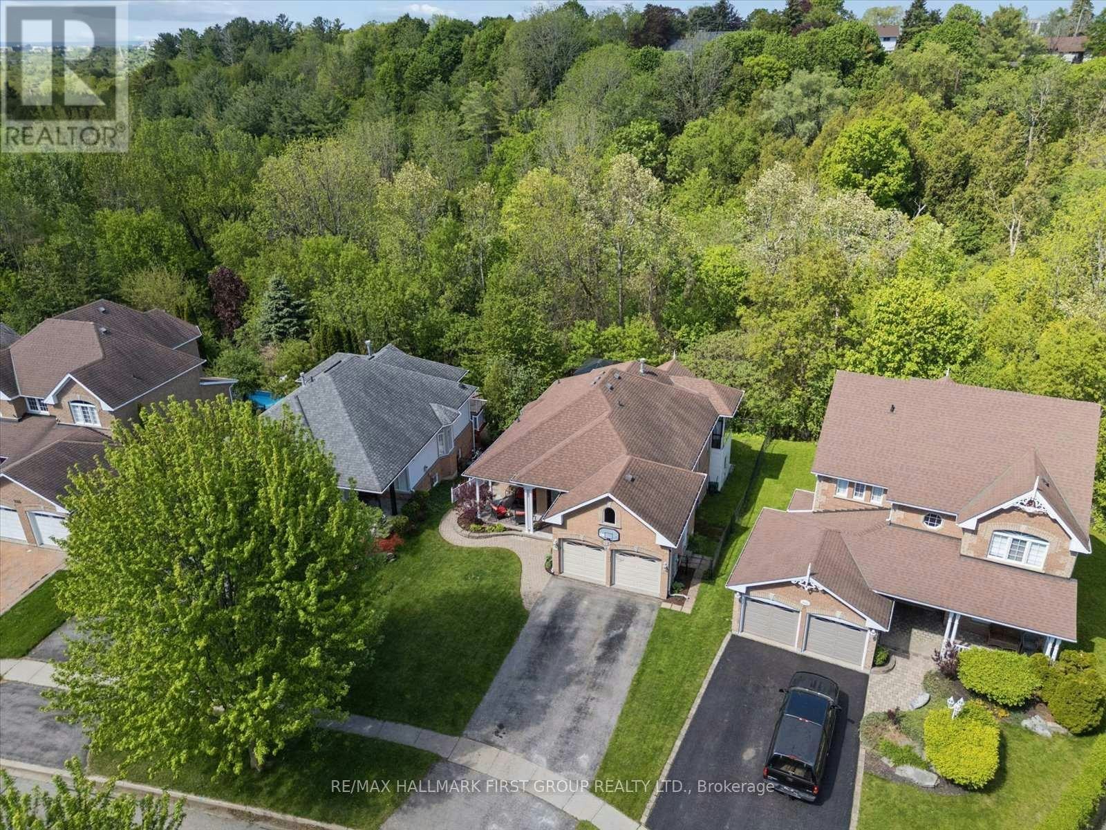 1028 Highbrooke Court, Oshawa, ON, L1K 2K6