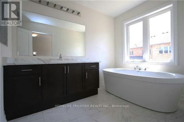 7 Frederick Pearson Street, East Gwillimbury, ON, L9N 0R9 - 9