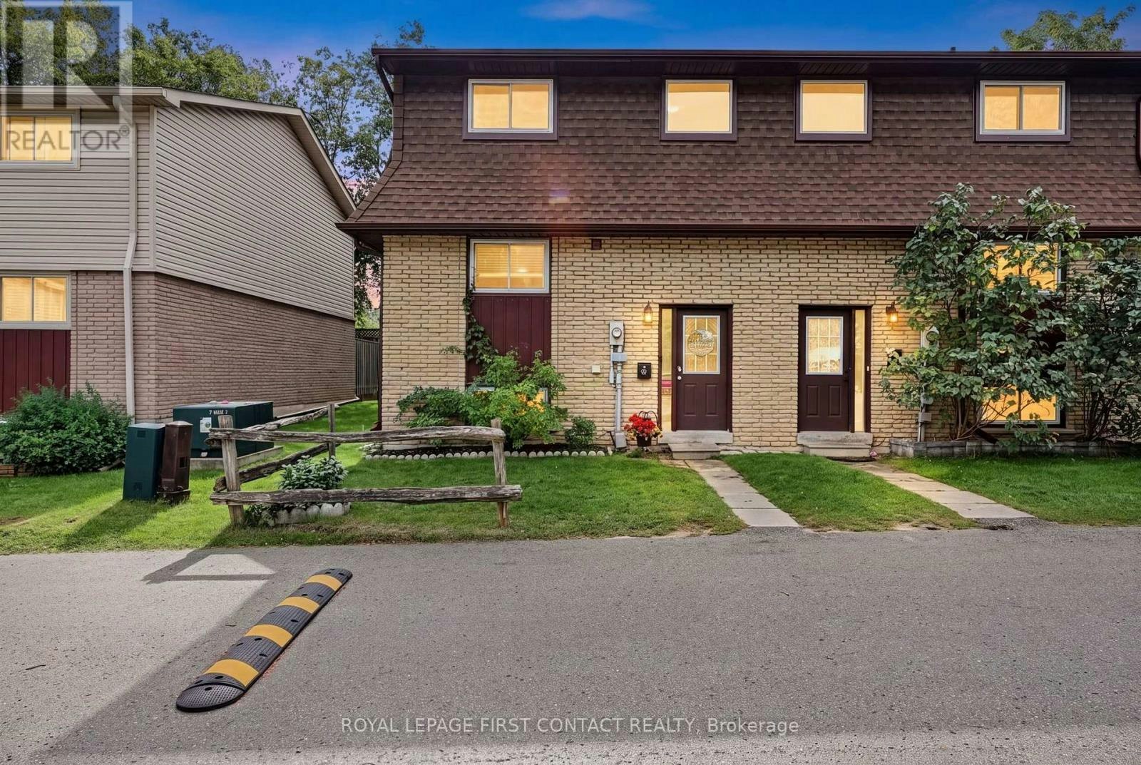 8-233 Innisfil Street, Barrie, ON, L4N 3E9