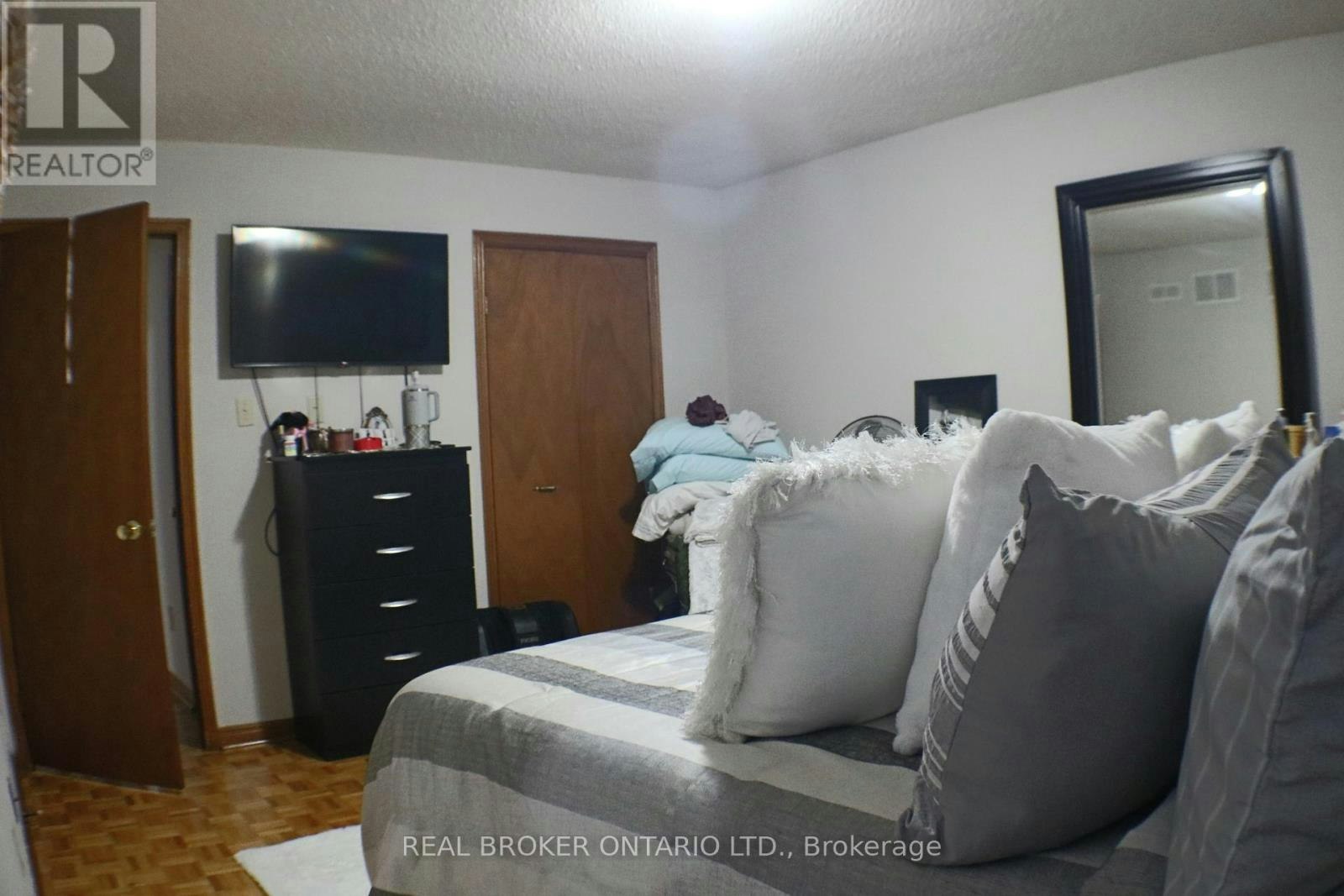 24 Fallen Oak Court, Brampton, ON, L6Y 3T5 - 24