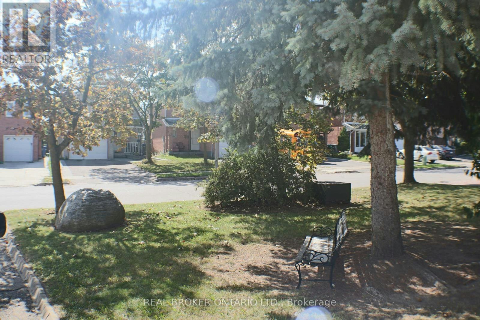 24 Fallen Oak Court, Brampton, ON, L6Y 3T5 - 2
