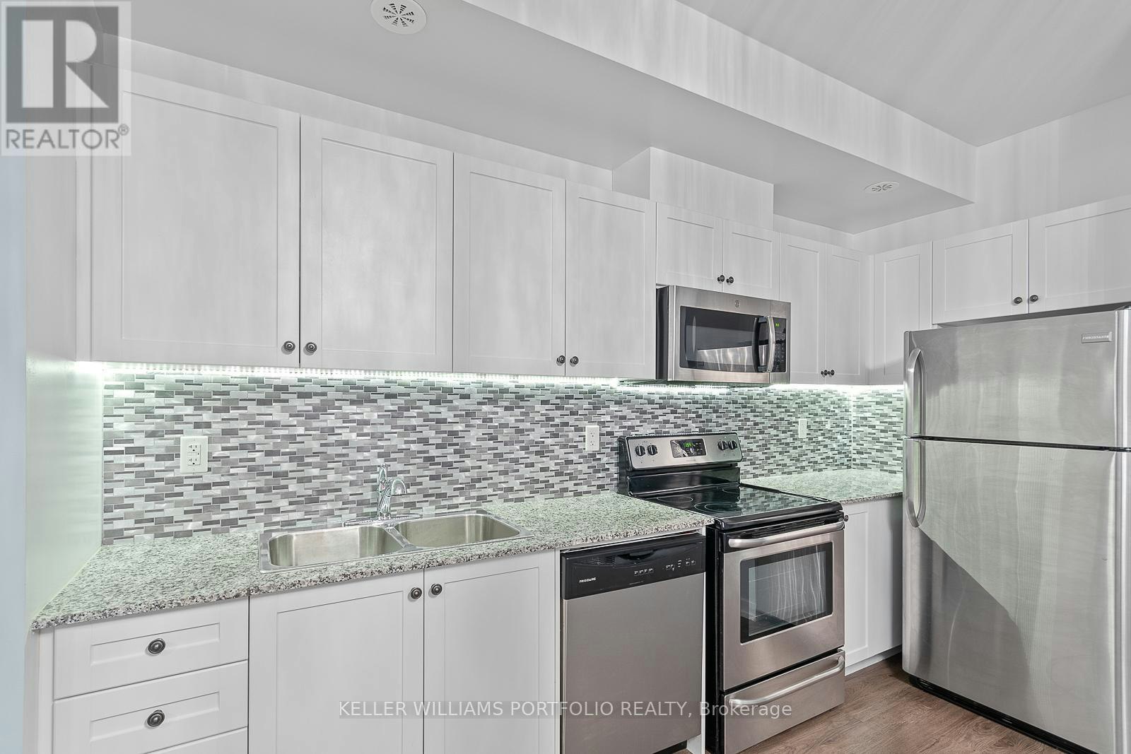10-869 Wilson Avenue, Toronto, ON, M3K 0A4 - 10