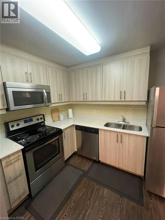 Tower B 603-158 King Street N, Waterloo, ON, N2J 2Y2 - 4