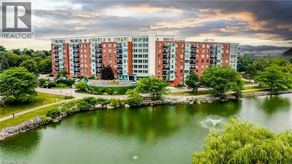PH14-30 Blue Springs Drive, Waterloo, ON, N2J 4T2
