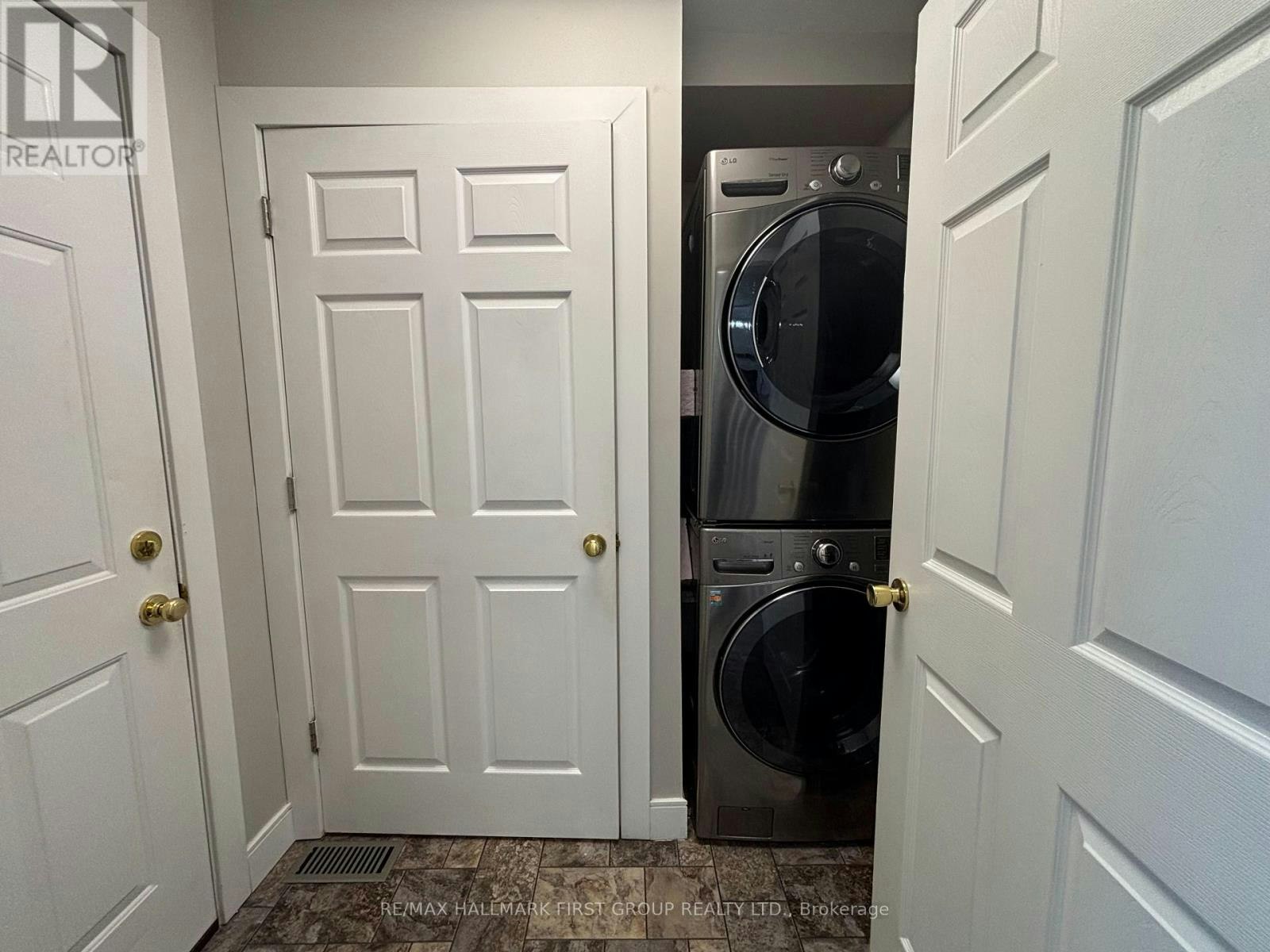 LOWER-640 Pinewood Drive, Peterborough, ON, K9K 1L2 - 9