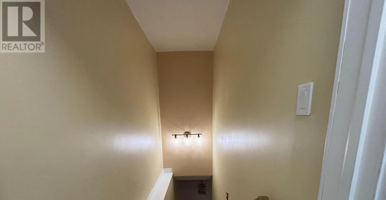 LOWER-640 Pinewood Drive, Peterborough, ON, K9K 1L2 - 10