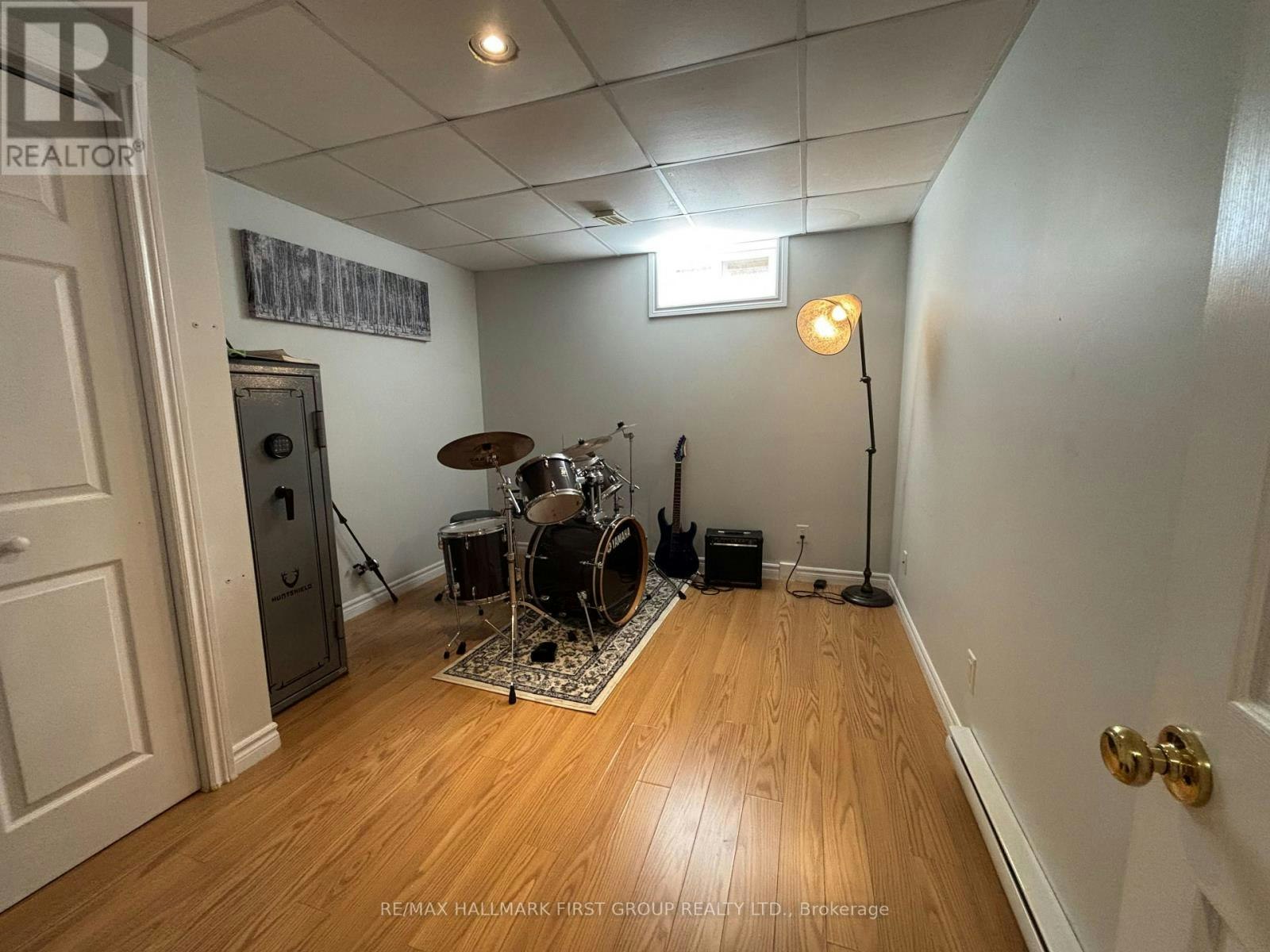 LOWER-640 Pinewood Drive, Peterborough, ON, K9K 1L2 - 4