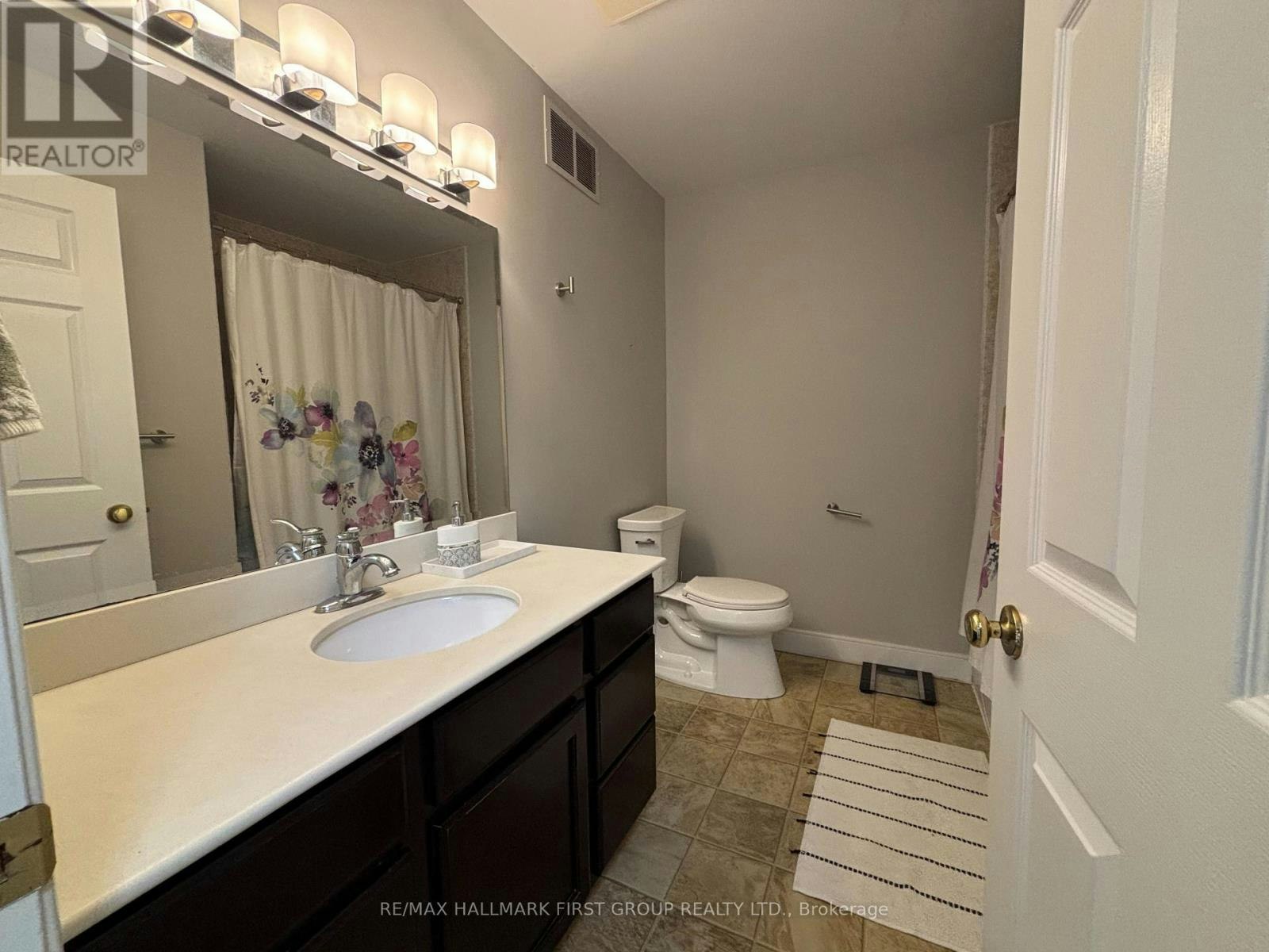 UPPER-640 Pinewood Drive, Peterborough, ON, K9K 1L2 - 9