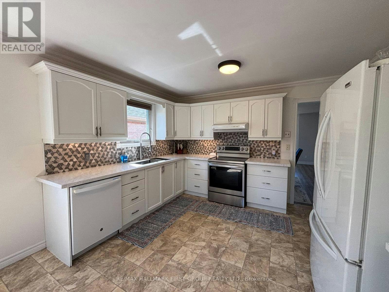 UPPER-640 Pinewood Drive, Peterborough, ON, K9K 1L2 - 7
