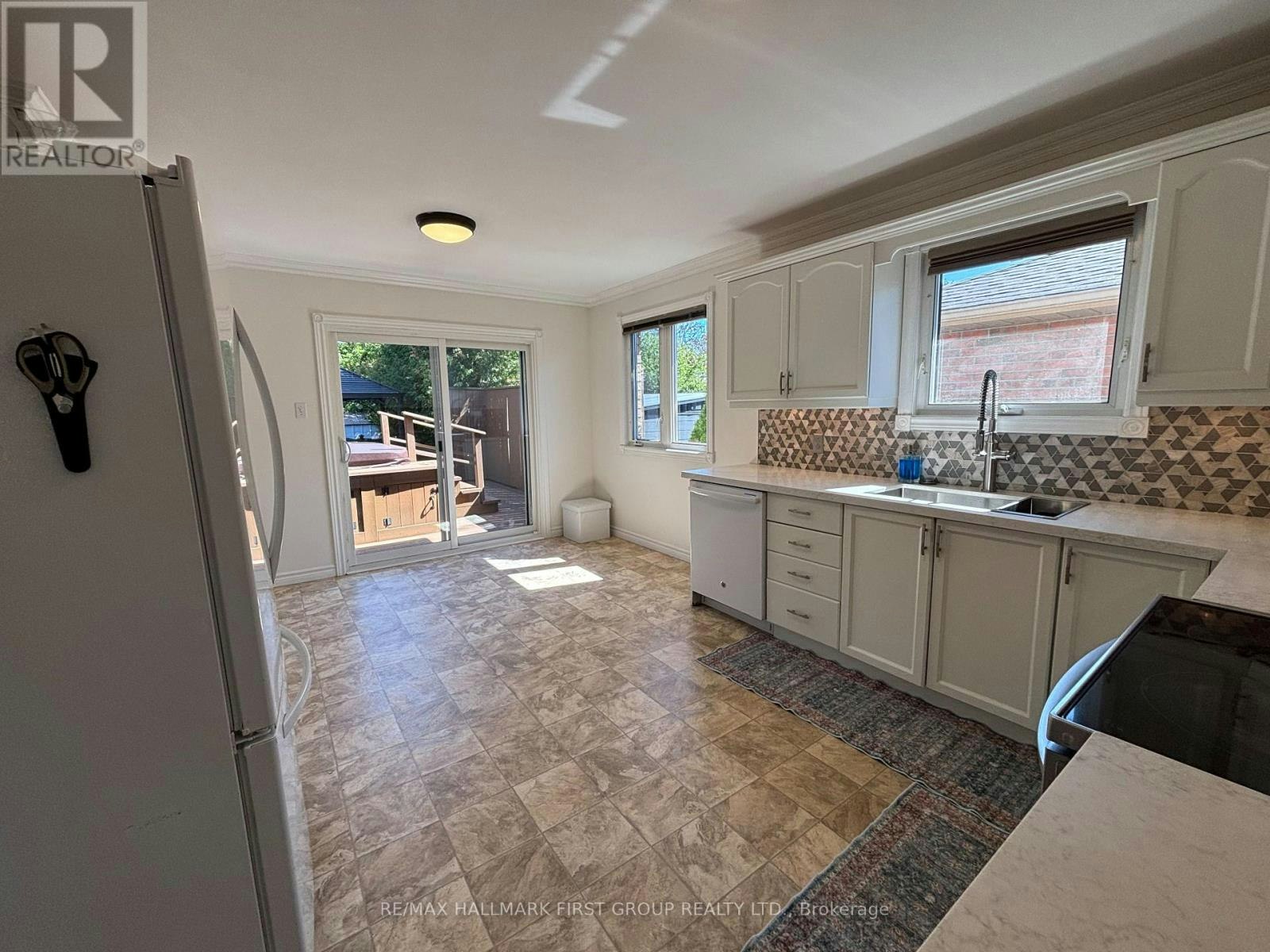 UPPER-640 Pinewood Drive, Peterborough, ON, K9K 1L2 - 6