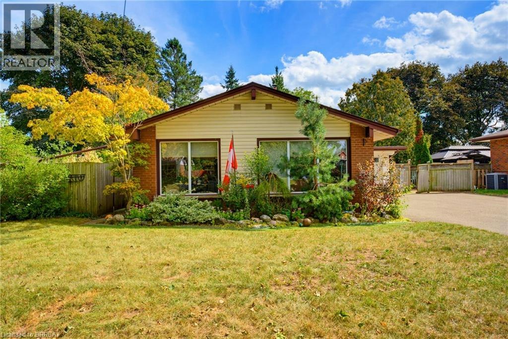 11 Redwood Road, Brantford, ON, N3R 3M2