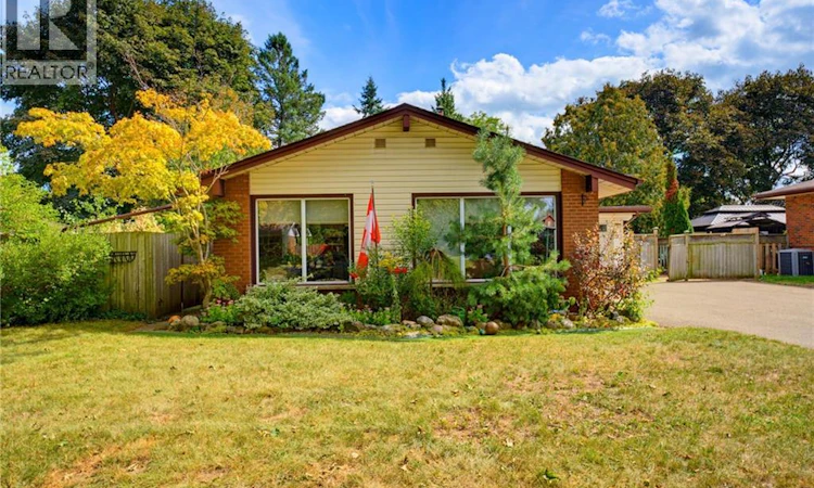 11 Redwood Road