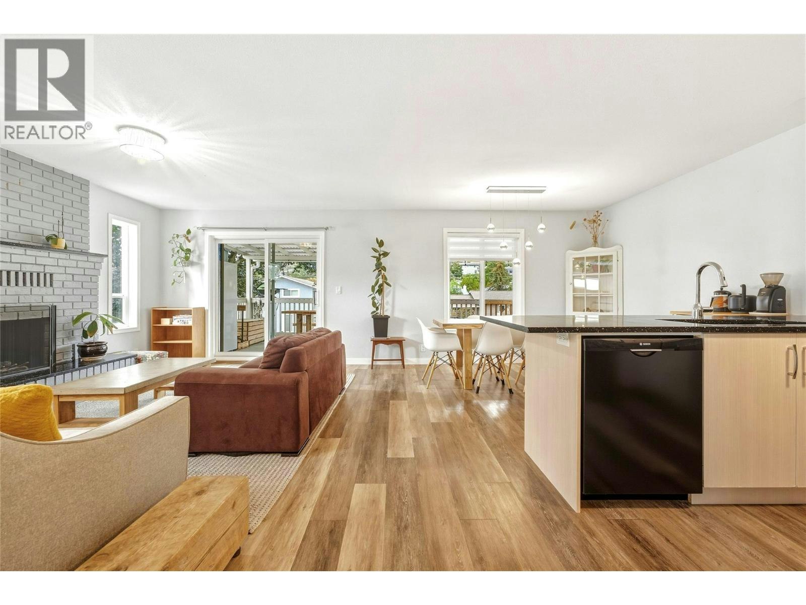 5301 27 Avenue - 5
