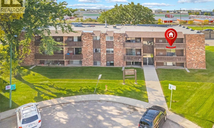 301-143 St Lawrence Court