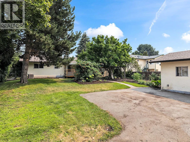 748 N Hollywood Road, Kelowna, BC, V1X 5Y7 - 35