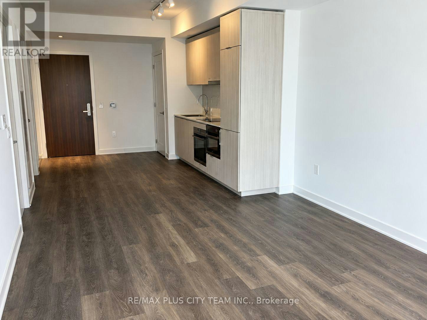 619-15 Queens Quay E, Toronto, ON, M5E 0C5 - 2