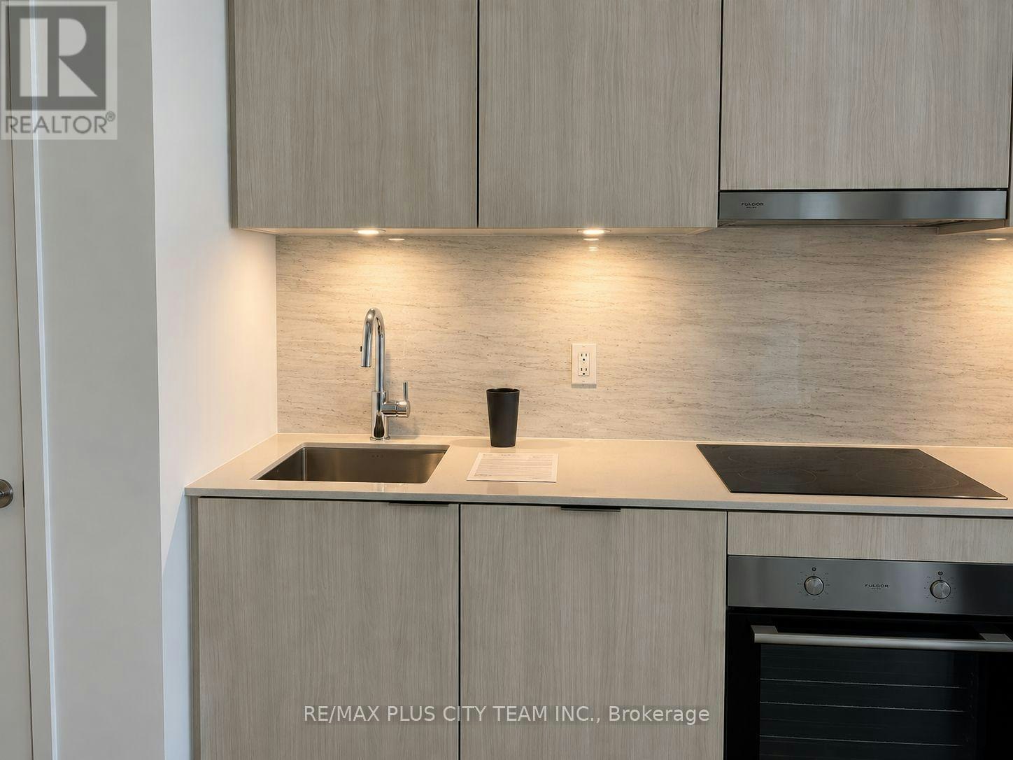 619-15 Queens Quay E, Toronto, ON, M5E 0C5 - 4