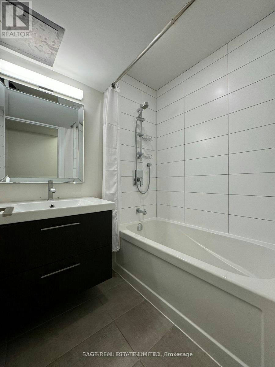 LOWER-228 Montose Avenue, Toronto, ON, M6G 3G7 - 8