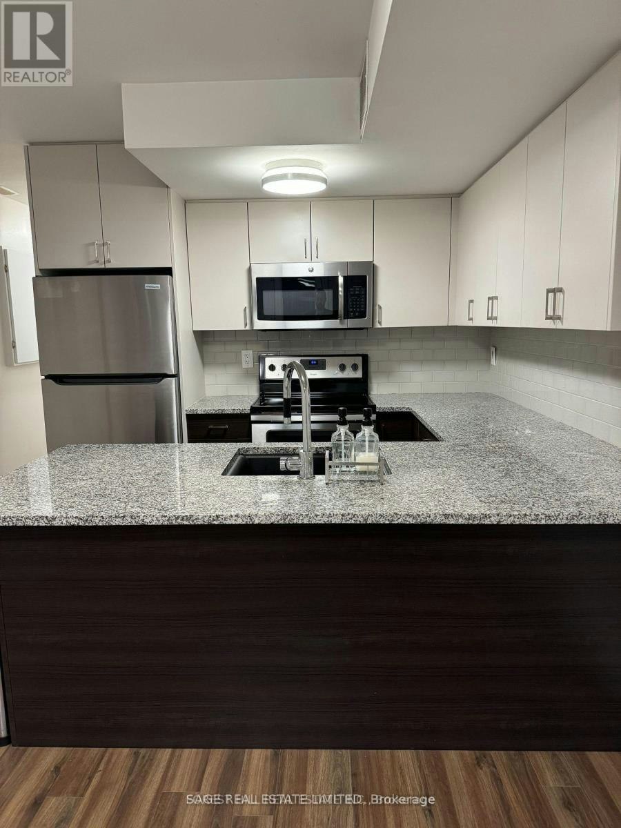 LOWER-228 Montose Avenue, Toronto, ON, M6G 3G7 - 2