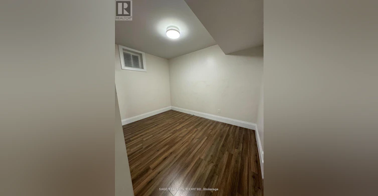 LOWER-228 Montose Avenue, Toronto, ON, M6G 3G7 - 5