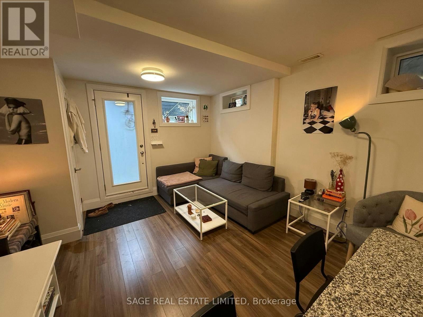 LOWER-228 Montrose Avenue, Toronto, ON, M6G 3G7 - 2